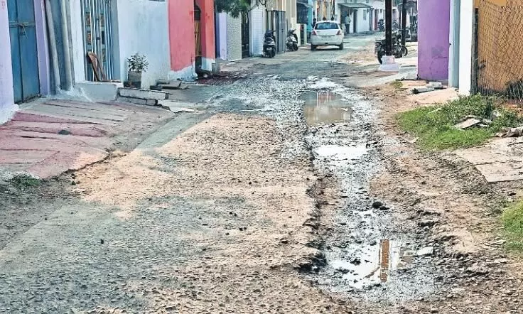 न्यू कंचनपुर अधारताल स्थित शारदा कॉलोनी में बुरे हाल न्यू कंचनपुर अधारताल स्थित शारदा कॉलोनी में बुरे हाल