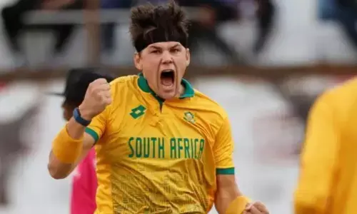 इस अफ्रीकी दिग्गज को अंपायर पर अनुचित टिप्पणी करना पड़ा भारी, आईसीसी ने सुनाई बड़ी सजा इस अफ्रीकी दिग्गज को अंपायर पर अनुचित टिप्पणी करना पड़ा भारी, आईसीसी ने सुनाई बड़ी सजा