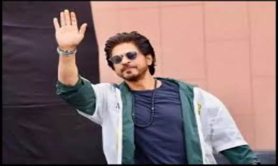 धमकी देने के मामले में आरोपी ने शाहरुख़ की सुरक्षा और बेटे आर्यन के बारे में निकाली थी जानकारी धमकी देने के मामले में आरोपी ने शाहरुख़ की सुरक्षा और बेटे आर्यन के बारे में निकाली थी जानकारी