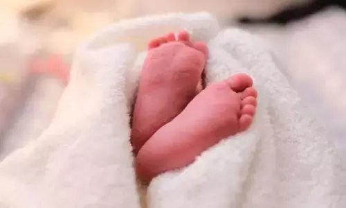 संस्थागत प्रसव के बाद शिशु की मौत, परिजन ने लगाए लापरवाही के आरोप संस्थागत प्रसव के बाद शिशु की मौत, परिजन ने लगाए लापरवाही के आरोप