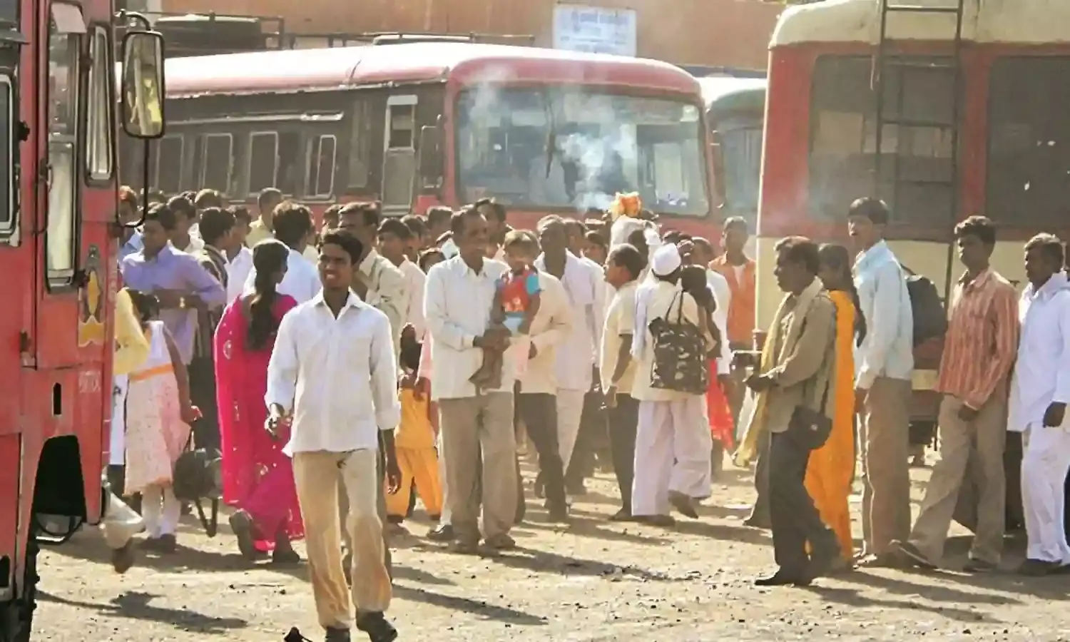 दिनभर एसटी बसों के लिए तरसते रहे यात्री, झेलनी पड़ी थी परेशानी