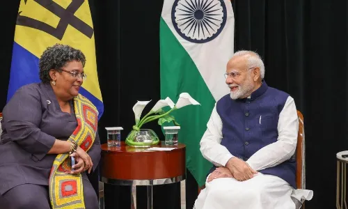 प्रधानमंत्री नरेंद्र मोदी ने  बारबाडोस के प्रधानमंत्री मिया अमोर मोटले से मुलाकात की,दोनों नेताओं ने कई मुद्दों पर चर्चा की