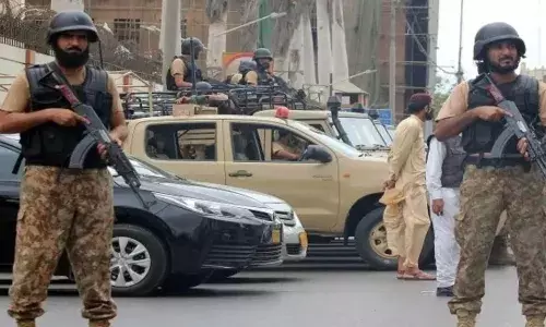 खैबर पख्तूख्वा हमले में मरने वालों की संख्या हुई 50, पैसेंजर वैन को बनाया था निशाना खैबर पख्तूख्वा हमले में मरने वालों की संख्या हुई 50, पैसेंजर वैन को बनाया था निशाना