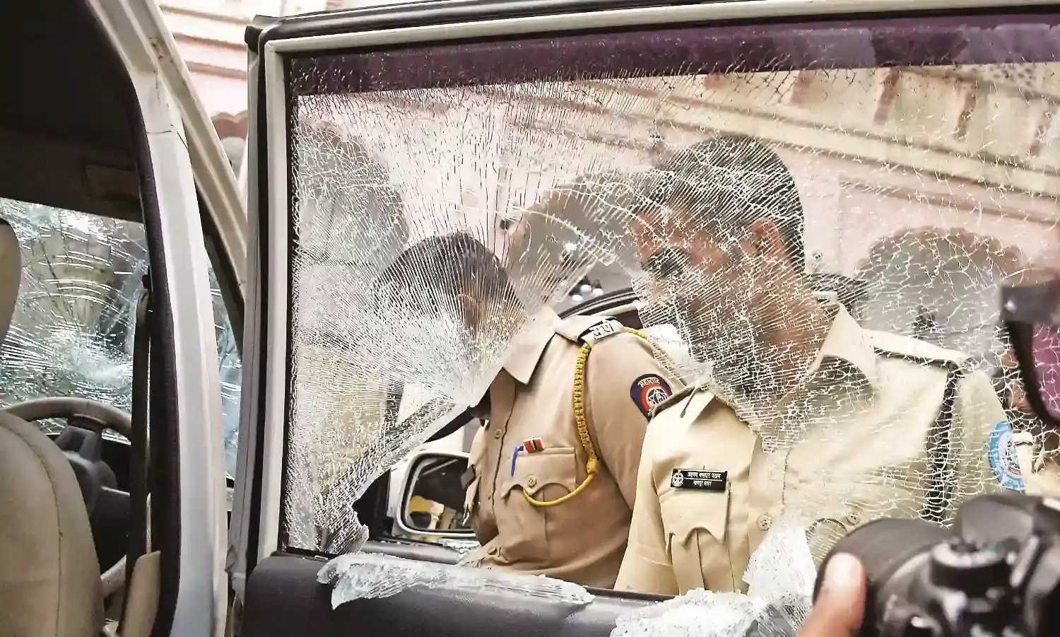 बंटी शेलके और समर्थकों पर मामला दर्ज, पोलिंग पार्टी पर हमला प्रकरण में धर-पकड़ जारी