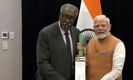 प्रधानमंत्री नरेंद्र मोदी ने जॉर्जटाउन में गुयाना के प्रमुख क्रिकेट खिलाड़ियों से बातचीत की