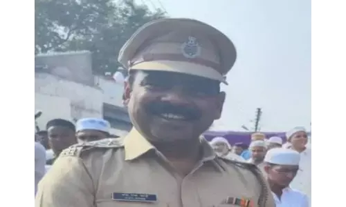 पीआई खाड़े के पास मिली 2 करोड़ की बेहिसाब संपत्ति, केस हुआ दर्ज - जांच शुरु पीआई खाड़े के पास मिली 2 करोड़ की बेहिसाब संपत्ति, केस हुआ दर्ज - जांच शुरु