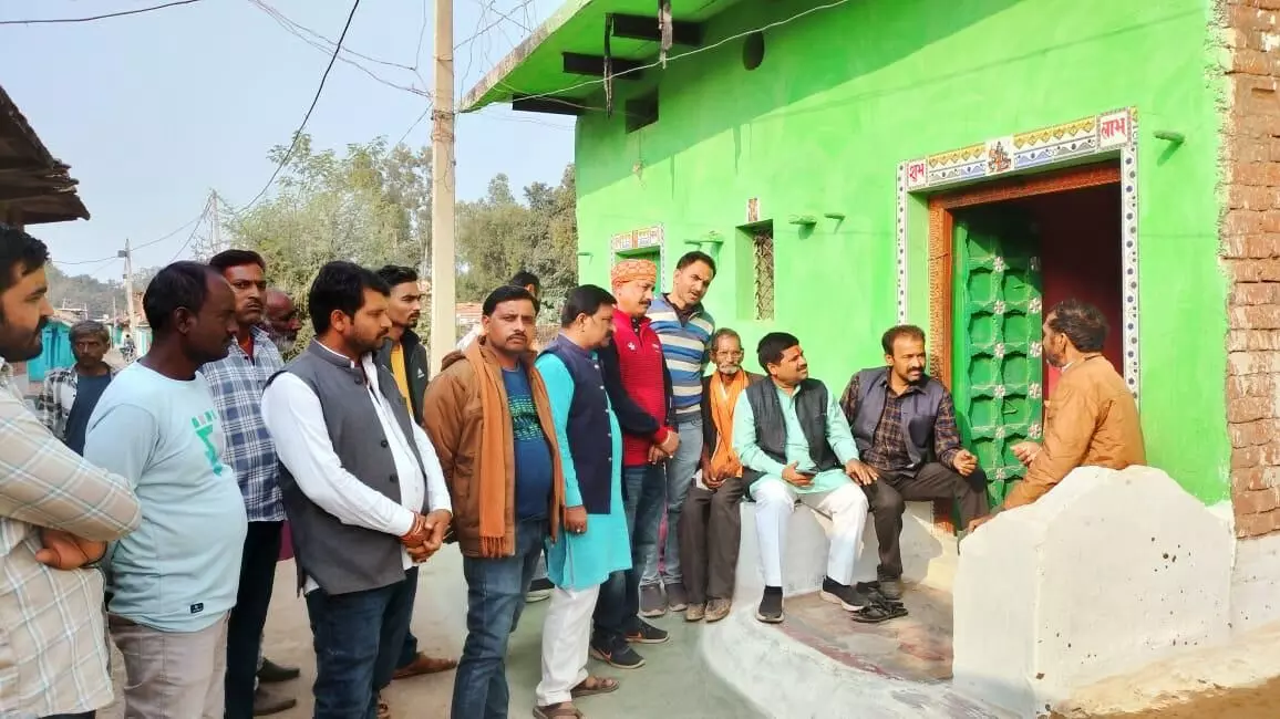 अमानगंज मण्डल में शोकाकुल परिजनों के बीच पहुंचे गुनौर विधायक अमानगंज मण्डल में शोकाकुल परिजनों के बीच पहुंचे गुनौर विधायक