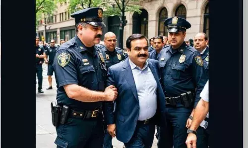 गौतम अडानी की गिरफ्तारी की फोटो वायरल, AI जनरेटेड तस्वीर की जा रही शेयर गौतम अडानी की गिरफ्तारी की फोटो वायरल, AI जनरेटेड तस्वीर की जा रही शेयर