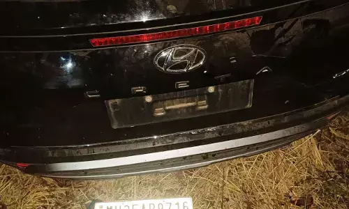 उपद्रवियों ने कार रोकी, जमाई भीड़ और युवक को रॉड से पीटा, मामला दर्ज