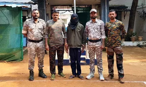 सुरक्षाबलों को उड़ाने पर्लकोटा नदी की पुलिया पर रखा था विस्फोटक, पकड़ा गया