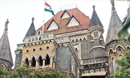 मालाड की कथित महिला वकील अपने ही बुने जाल में फंसी, एलएलबी डिग्री फर्जी होने का दावा