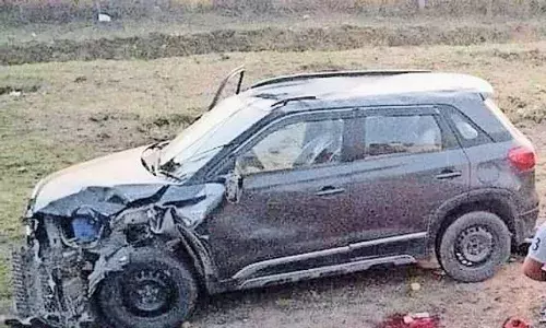 उत्तर प्रदेश की सैफई मेडिकल कॉलेज के पांच डॉक्टर की सड़क हादसे में मौत, एक गंभीर रूप से घायल उत्तर प्रदेश की सैफई मेडिकल कॉलेज के पांच डॉक्टर की सड़क हादसे में मौत, एक गंभीर रूप से घायल