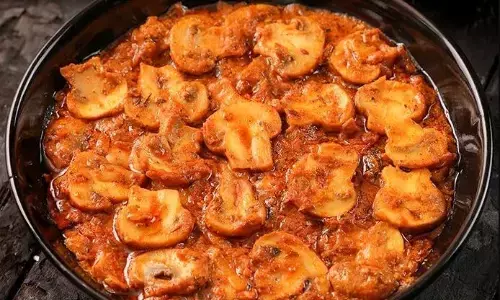 ठंड के मौसम में इस तरह से बनाएं मसाला मशरूम, एक बार खा लिया तो कभी नहीं भूल पाएंगे इसका टेस्ट ठंड के मौसम में इस तरह से बनाएं मसाला मशरूम, एक बार खा लिया तो कभी नहीं भूल पाएंगे इसका टेस्ट