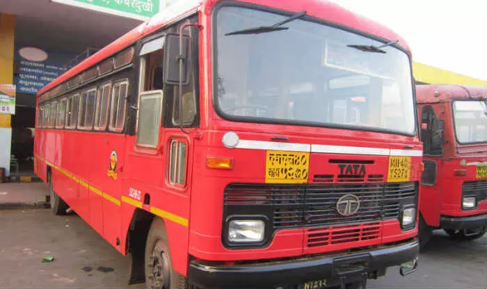 सरकार पर एसटी का 3 करोड़ बकाया, 10 माह में विभाग की एक हजार से ज्यादा बसों का उपयोग सरकार पर एसटी का 3 करोड़ बकाया, 10 माह में विभाग की एक हजार से ज्यादा बसों का उपयोग