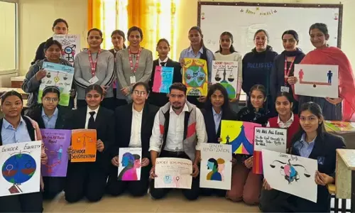 AGC ने जेंडर सेंसिटाइजेशन विषय पर पोस्टर मेकिंग प्रतियोगिता का आयोजन किया AGC ने जेंडर सेंसिटाइजेशन विषय पर पोस्टर मेकिंग प्रतियोगिता का आयोजन किया