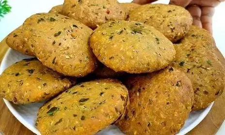 ठंड के मौसम में बनाएं घर पर ही मेथी की बिल्कुल खस्ता कचौड़ी, खाकर मन हो जाएगा खुश ठंड के मौसम में बनाएं घर पर ही मेथी की बिल्कुल खस्ता कचौड़ी, खाकर मन हो जाएगा खुश