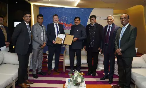 मुख्यमंत्री डॉ. यादव ने उद्योगपतियों से चर्चा के तुरंत बाद एसीईडीएस को भोपाल में भूमि आवंटन पत्र जारी किया मुख्यमंत्री डॉ. यादव ने उद्योगपतियों से चर्चा के तुरंत बाद एसीईडीएस को भोपाल में भूमि आवंटन पत्र जारी किया