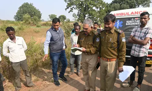 ग्रेडिंग मशीन में फंसने से महिला की मौत