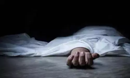 कब्रस्तान के पास नाली से मिली 26 वर्षीय युवक की लाश, इलाके में फैली दहशत