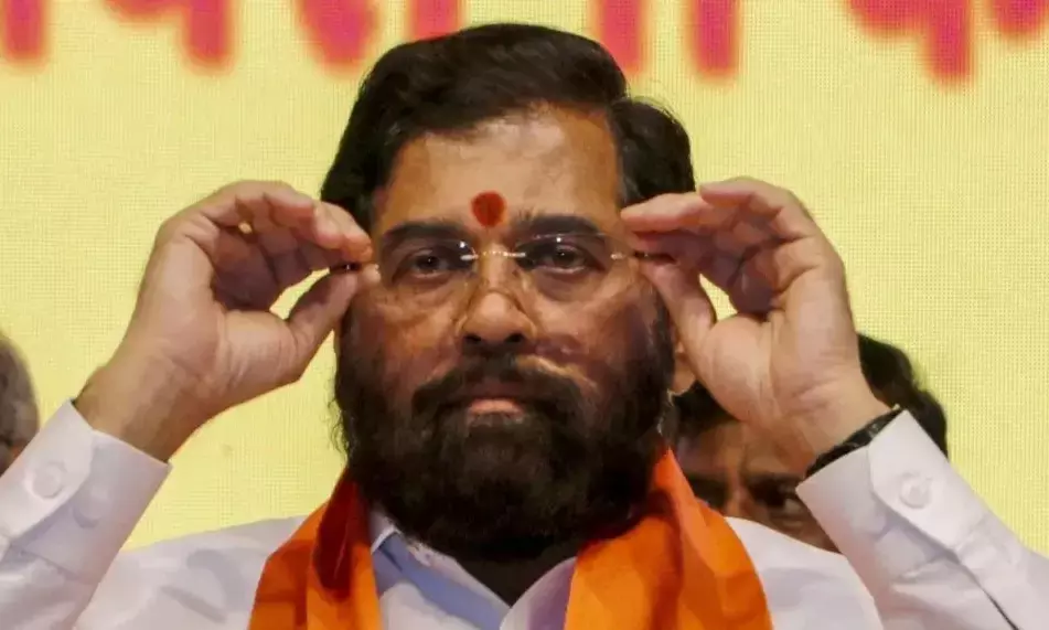 महायुति में विभागों के बंटवारे पर हो रही रस्साकशी, गृह मंत्रालय की मांग पर अड़े एकनाथ शिंदे, BJP की टेंशन बढ़ी