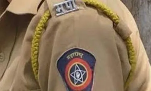 महाराष्ट्र पुलिस ने ठाणे में दो नाइजीरियाई नागरिकों को करोड़ों की कोकीन के साथ गिरफ्तार किया महाराष्ट्र पुलिस ने ठाणे में दो नाइजीरियाई नागरिकों को करोड़ों की कोकीन के साथ गिरफ्तार किया