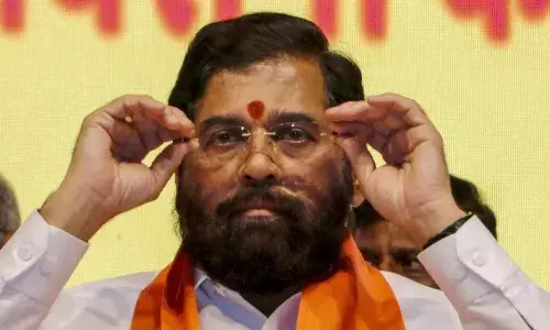 महायुति में विभागों के बंटवारे पर हो रही रस्साकशी, गृह मंत्रालय की मांग पर अड़े एकनाथ शिंदे, BJP की टेंशन बढ़ी