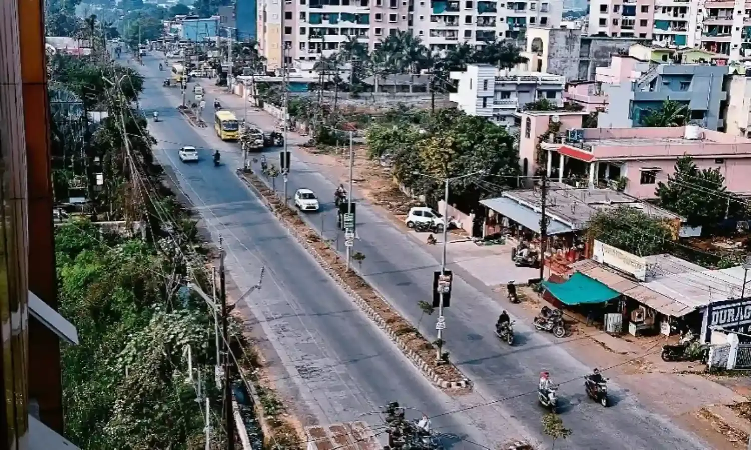 14 किलोमीटर की गौर-बरेला सड़क को 4 विभाग में बाँटा, मेंटेनेंस करे कौन