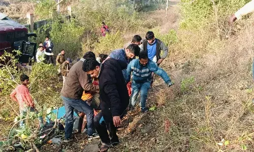 अयोध्या से लौट रहे श्रद्धालुओं की बस 3 करवट लेकर खड़ी हो गई, 20 घायल अयोध्या से लौट रहे श्रद्धालुओं की बस 3 करवट लेकर खड़ी हो गई, 20 घायल