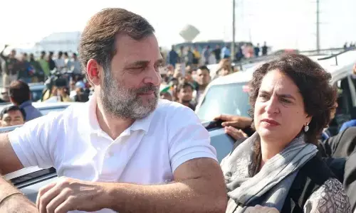 गाजीपुर बॉर्डर से वापस लौटा राहुल गांधी का काफिला, प्रियंका गांधी ने  UP पुलिस को लगाई फटकार, योगी सरकार पर बोला हमला