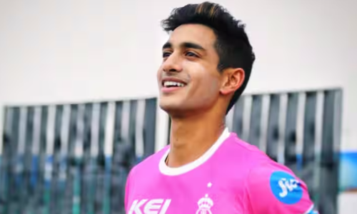 धोनी और कोहली नहीं ये है भारत का सबसे अमीर क्रिकेटर, अचानक क्रिकेट को कहा अलविदा