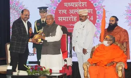 सम्मानित विभूतियाँ उत्कृष्ट कार्यों की ध्वज वाहक - राज्यपाल पटेल