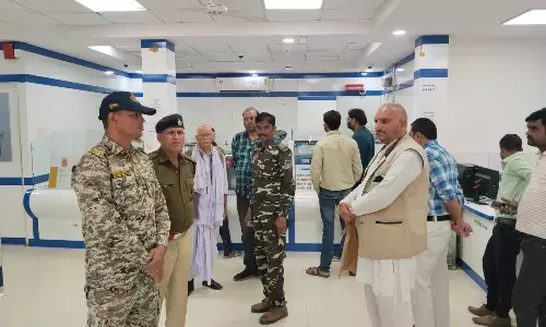 बैंक-एटीएम में पुलिस की सरप्राइज चेकिंग बैंक-एटीएम में पुलिस की सरप्राइज चेकिंग