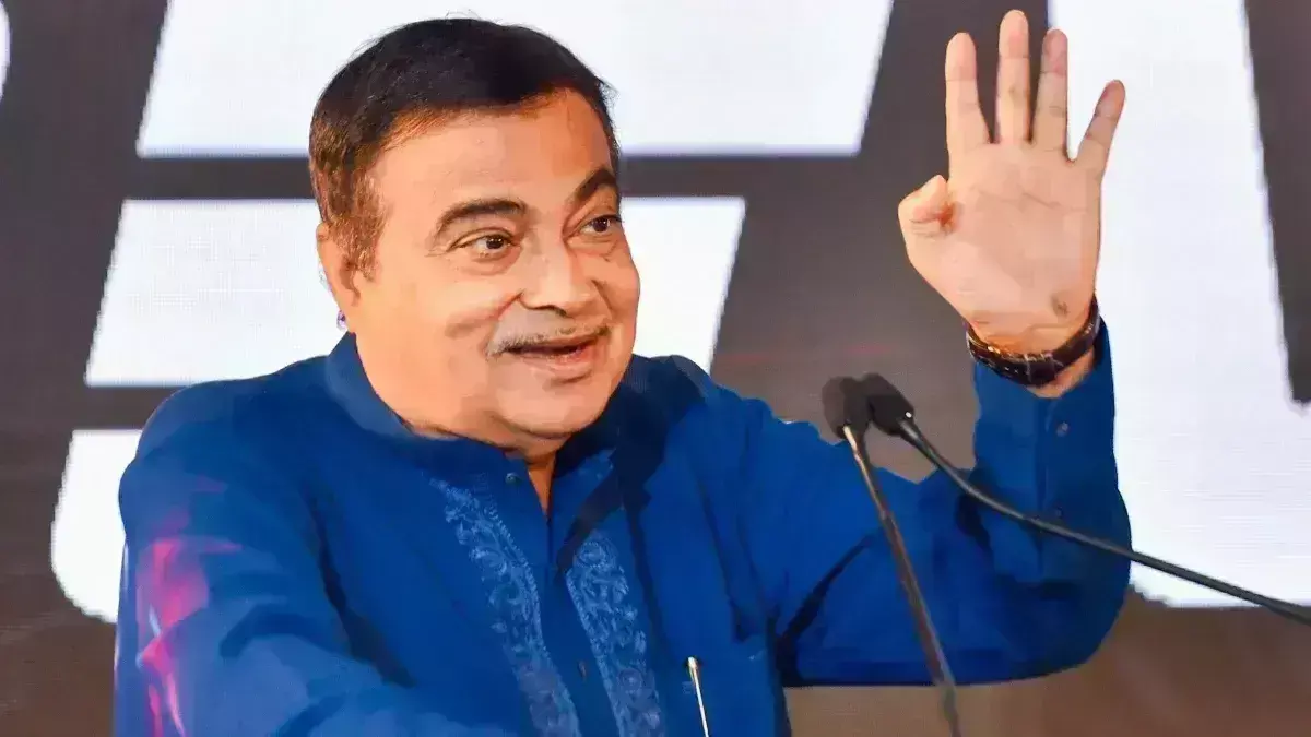 गडकरी ने कहा- सही काम नहीं करने वाले ठेकेदार को बुलडोजर के नीचे डलवा देंगे