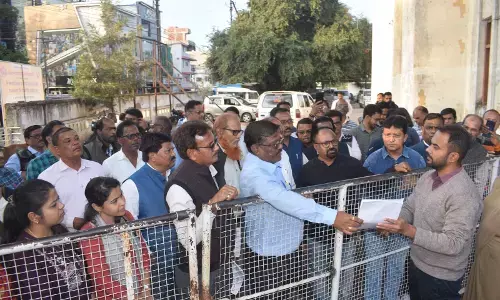 इंजीनियर से मारपीट का मामला गर्माया, एसोसिएशन ने थाने में की शिकायत