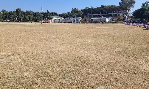 स्टेडियम की जमीन में मुआवजा और कब्जे की लड़ाई