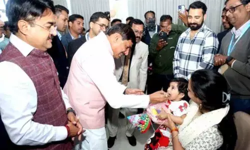 मुख्यमंत्री ने बच्चों को पल्स पोलियो की दवा पिलाकर शुरू किया अभियान, 38 लाख बच्चों को पिलाई जाएगी पल्स पोलियो की दवा