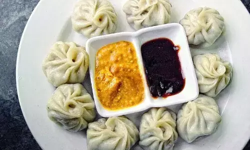 मोमो खाने की हो रही है क्रेविंग, तो ट्राई करें ये आसान रेसिपी, बच्चों को आ जाएगा मजा