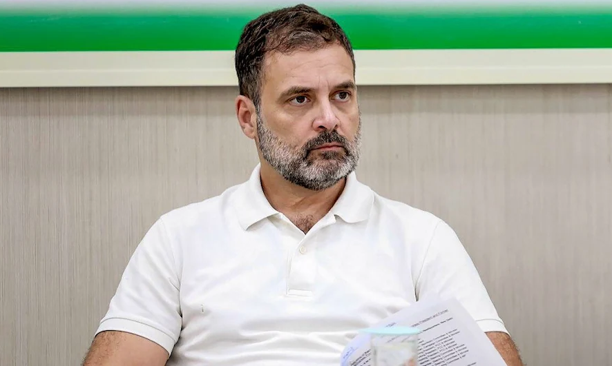 संभल नहीं तो दिल्ली ही सही, आखिरकार राहुल गांधी की संभल हिंसा के मृतकों के परिजनों से हुई मुलाकात