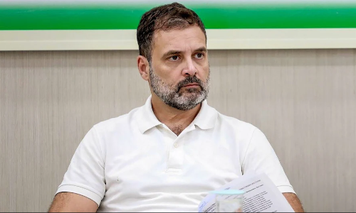संभल नहीं तो दिल्ली ही सही, आखिरकार राहुल गांधी की संभल हिंसा के मृतकों के परिजनों से हुई मुलाकात
