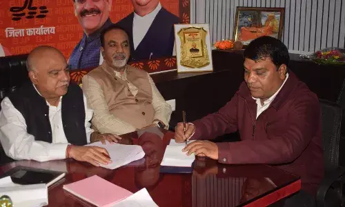 मंडल अध्यक्ष चुनने रायशुमारी,  जिला निर्वाचन अधिकारी ने की वन टू वन चर्चा, लिखाकर ली पसंद