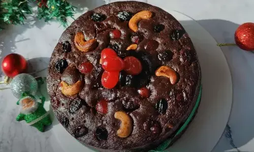 क्रिसमस पर बनाना चाहते हैं ड्राई फ्रूट केक तो जरूर फॉलो करें ये सिंपल रेसिपी, बाजार जैसा स्वाद घर पर क्रिसमस पर बनाना चाहते हैं ड्राई फ्रूट केक तो जरूर फॉलो करें ये सिंपल रेसिपी, बाजार जैसा स्वाद घर पर