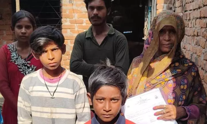 अनुग्रह सहायता राशि के लिए सालों से इंतजार कर रहे दर्जनों परिवार अनुग्रह सहायता राशि के लिए सालों से इंतजार कर रहे दर्जनों परिवार