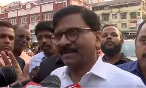 मध्य रेलवे ने मुंबई में हनुमान मंदिर को ध्वस्त करने का नोटिस जारी करने के बाद शिवसेना (UBT) ने जताया विरोध मध्य रेलवे ने मुंबई में हनुमान मंदिर को ध्वस्त करने का नोटिस जारी करने के बाद शिवसेना (UBT) ने जताया विरोध