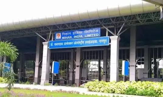 एयरपोर्ट पर वीआईपी मूवमेंट री-कार्पेटिंग का काम अटका, दस दिन तक रह सकता है प्रभावित एयरपोर्ट पर वीआईपी मूवमेंट री-कार्पेटिंग का काम अटका, दस दिन तक रह सकता है प्रभावित