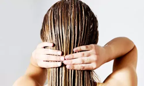 सर्दियों में हो जाते हैं आपके बाल ड्राई-फ्रिजी, तो घर पर बनाएं इन होममेड हेयर मास्क, लगाने से हो जाएंगे बाल सॉफ्ट एंड स्मूद