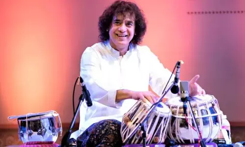 मशहूर तबला वादक जाकिर हुसैन का 73 साल की उम्र में हुआ निधन, सैन फ्रैंसिस्को में ली अंतिम सांसे मशहूर तबला वादक जाकिर हुसैन का 73 साल की उम्र में हुआ निधन, सैन फ्रैंसिस्को में ली अंतिम सांसे