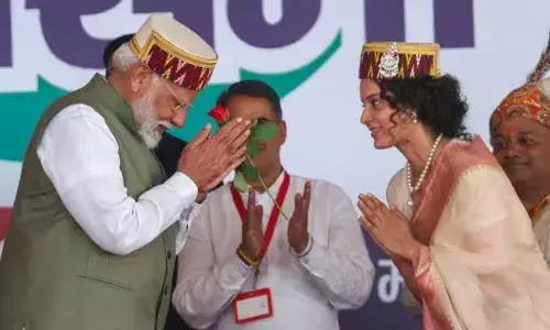 हमारी फिल्म इंडस्ट्री अनाथ, उसे गाइडेंस की जरूरत, बॉलीवुड सेलेब्स से पीएम मोदी की मुलाकात पर बोलीं कंगना रनौत