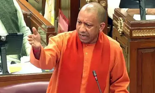 सदन में गूंजा संभल और बहराइच हिंसा का मुद्दा, सपा के आरोपों पर CM योगी ने किया पलटवार सदन में गूंजा संभल और बहराइच हिंसा का मुद्दा, सपा के आरोपों पर CM योगी ने किया पलटवार