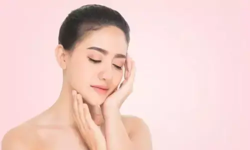 सर्दियों में हो जाती है स्किन ड्राई, तो सोने से पहले अपने चेहरे पर लगाएं ये चीजें, चमकने लगेगा चेहरा