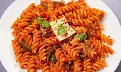मिनटों में बनाएं टेस्टी एंड स्पाइसी स्ट्रीट स्टाइल पास्ता, बच्चे कर जाएंगे तुरंत प्लेट चट्ट